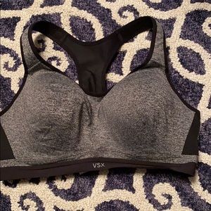 Victoria’s Secret vsx sports bra high intensity